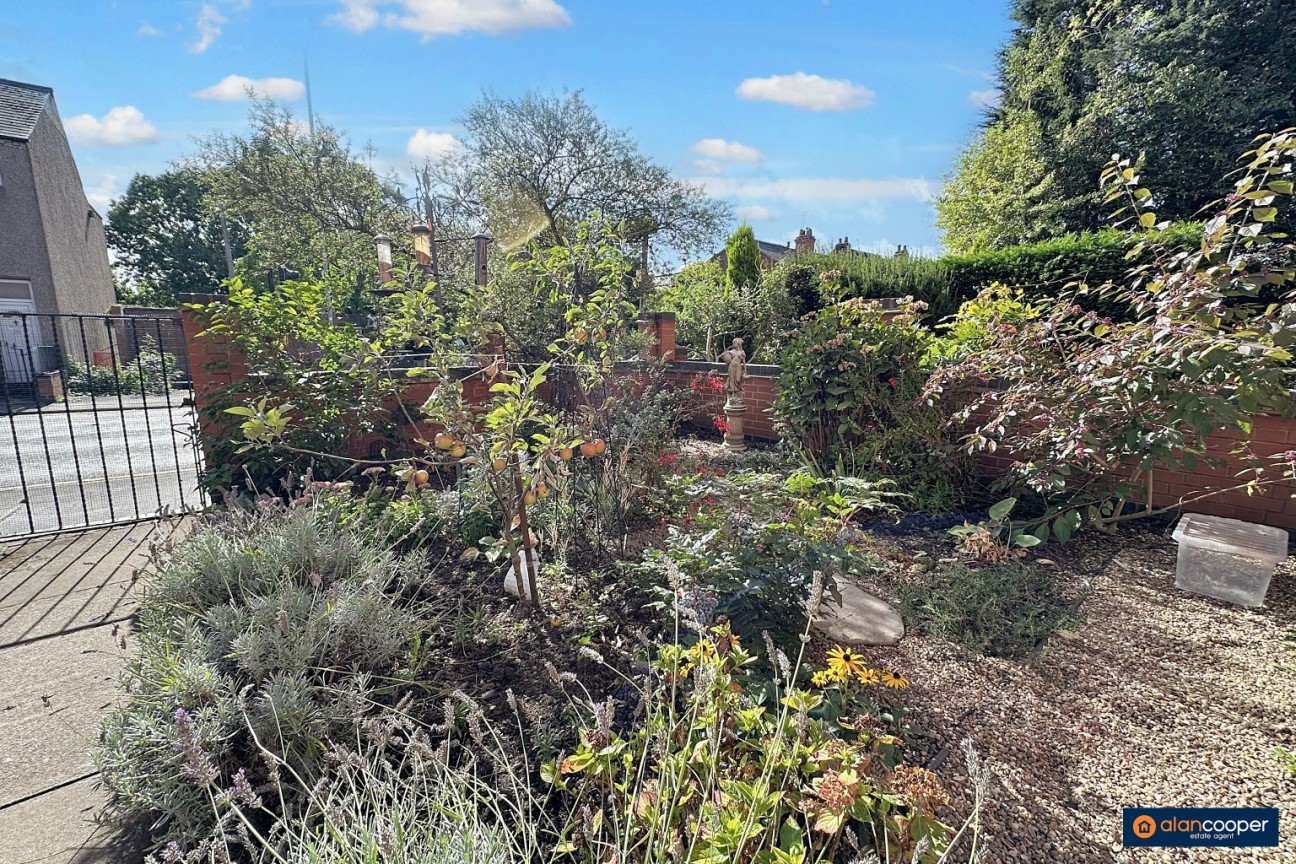 Coventry Road, Bedworth, CV12 8NT