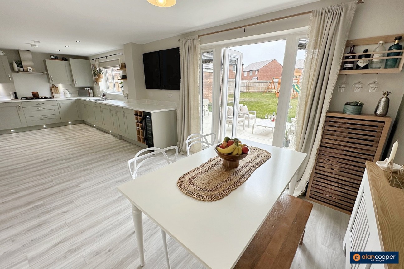 Catch Crop Way, Meadow Green, Nuneaton, CV11 7AF