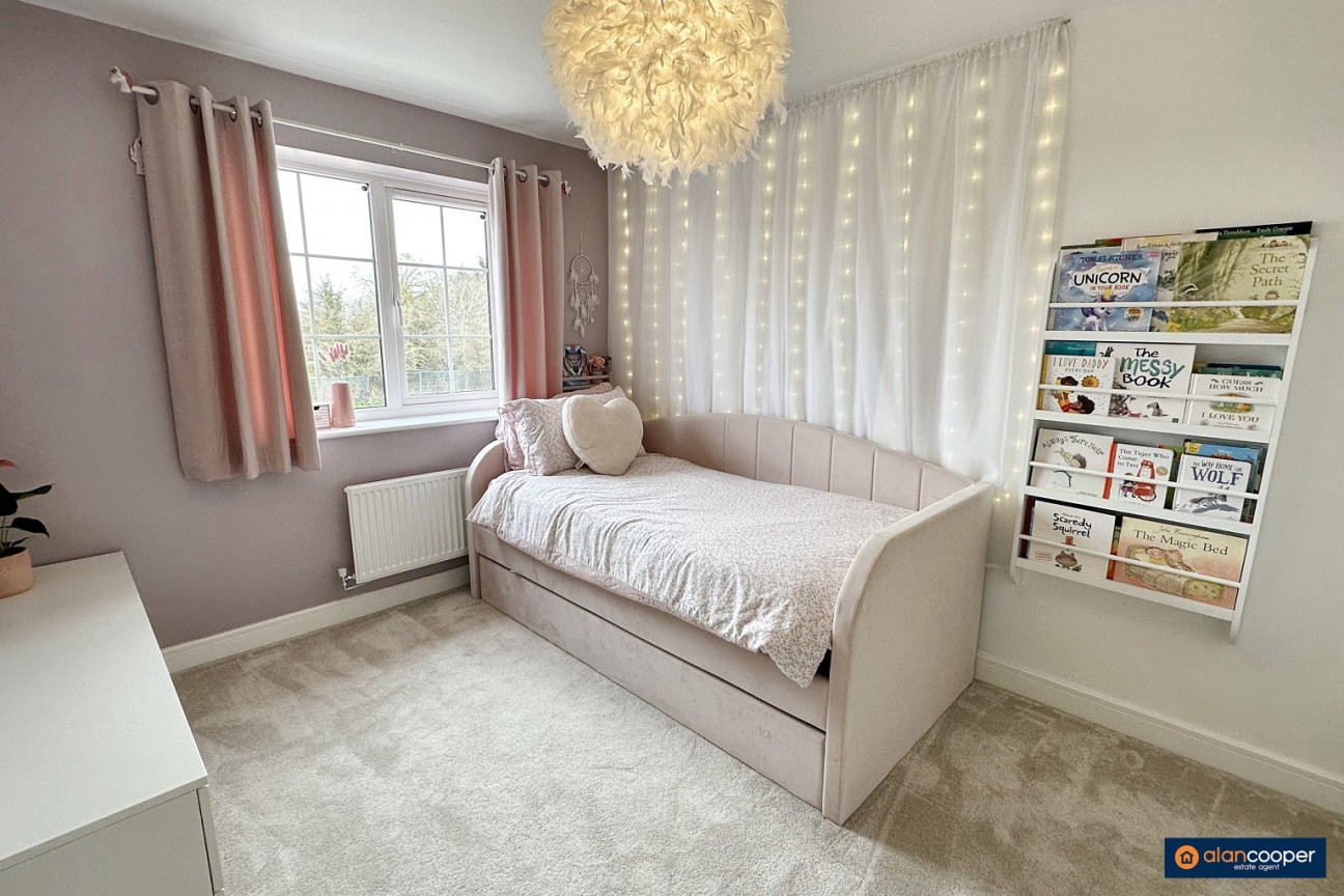 Catch Crop Way, Meadow Green, Nuneaton, CV11 7AF