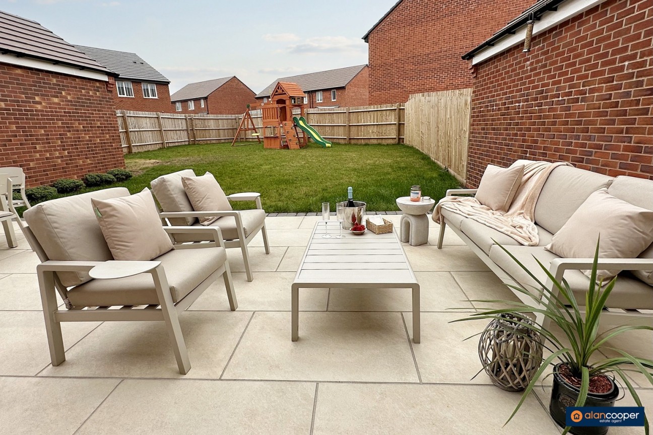 Catch Crop Way, Meadow Green, Nuneaton, CV11 7AF