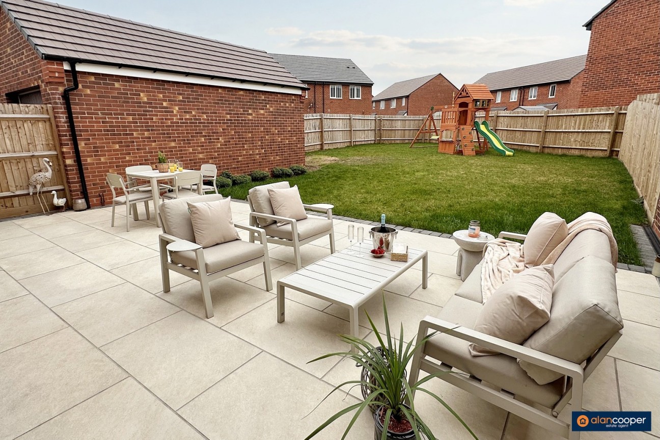 Catch Crop Way, Meadow Green, Nuneaton, CV11 7AF