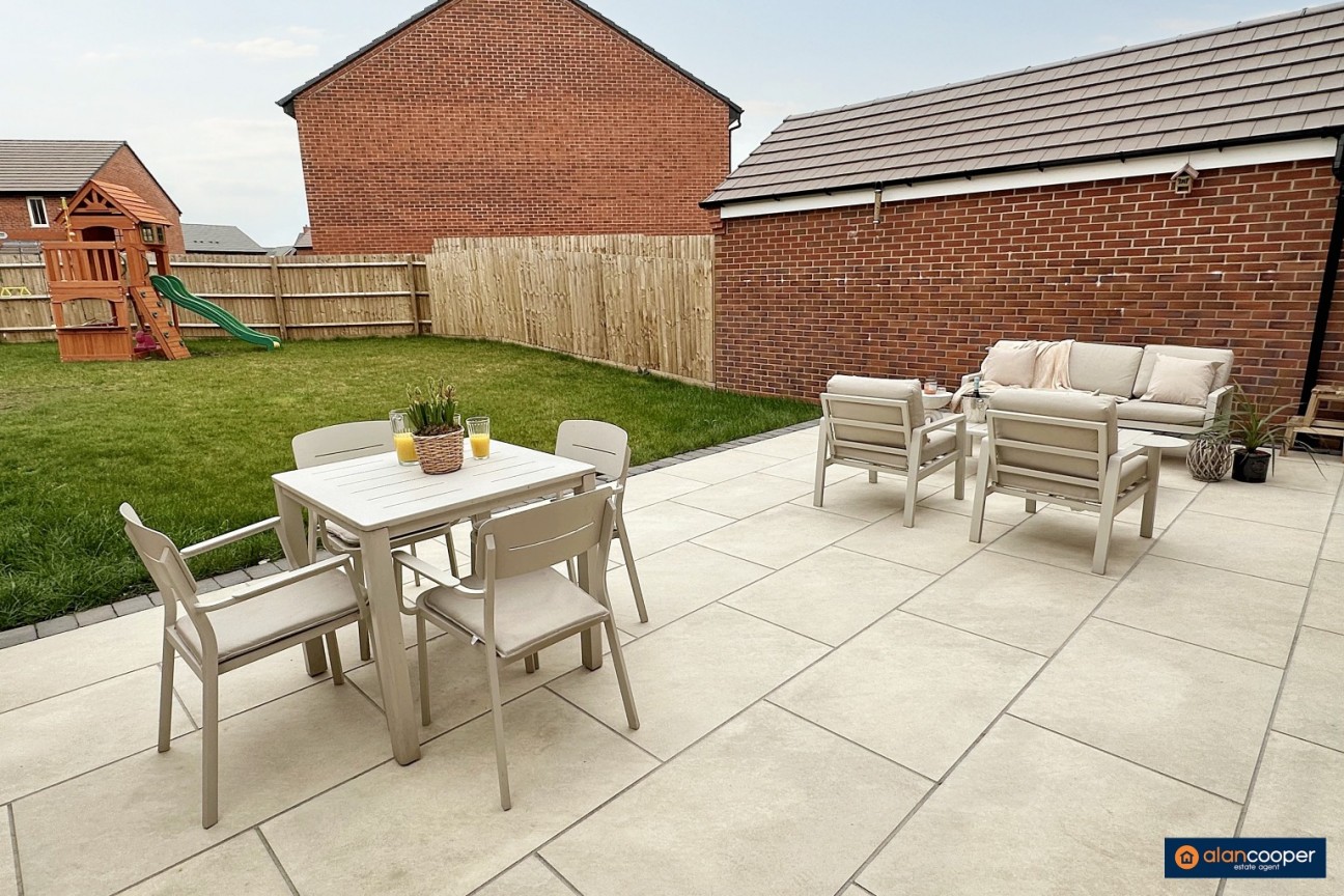 Catch Crop Way, Meadow Green, Nuneaton, CV11 7AF