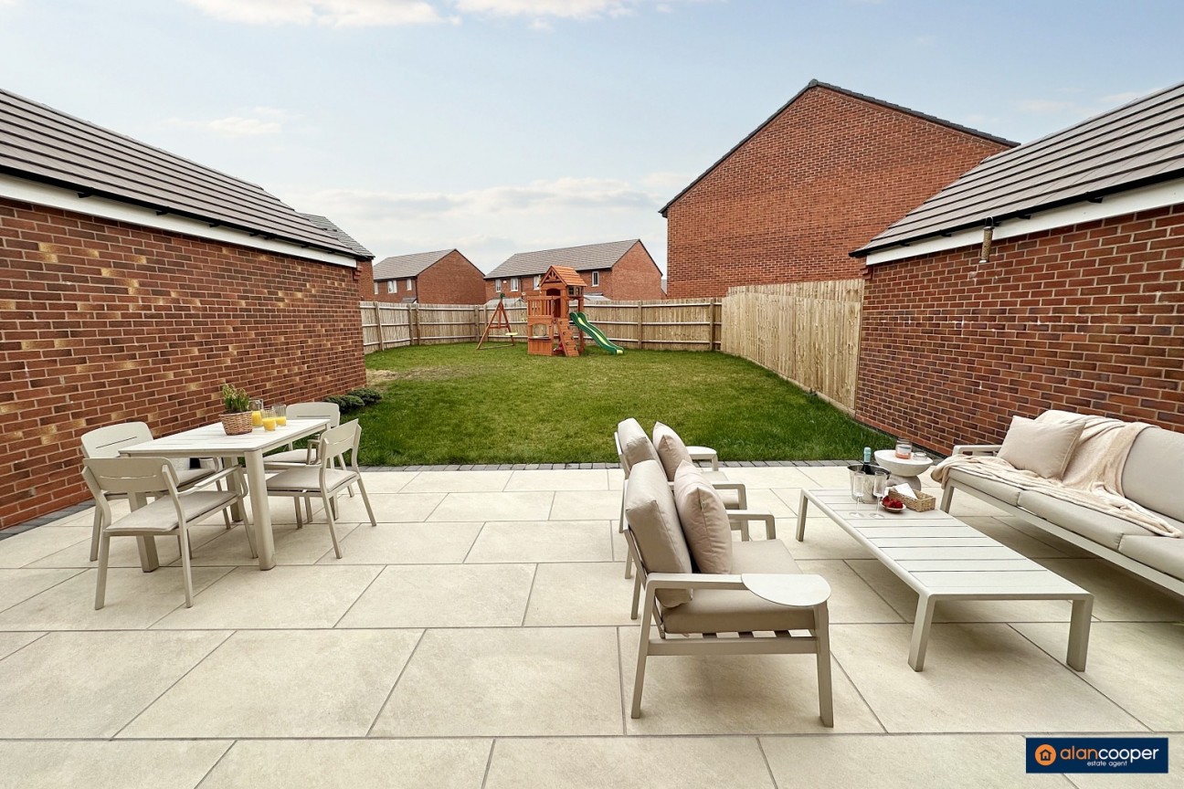 Catch Crop Way, Meadow Green, Nuneaton, CV11 7AF