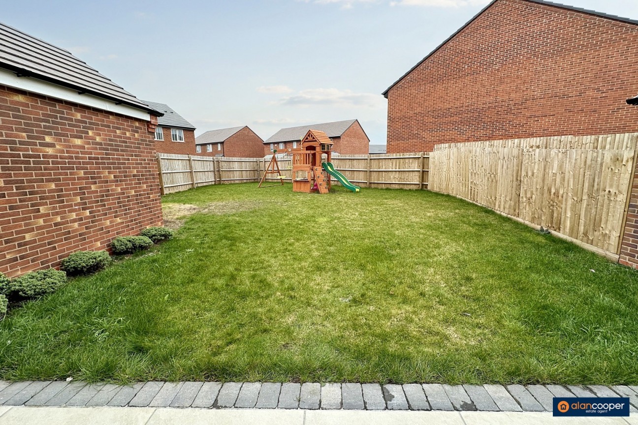 Catch Crop Way, Meadow Green, Nuneaton, CV11 7AF