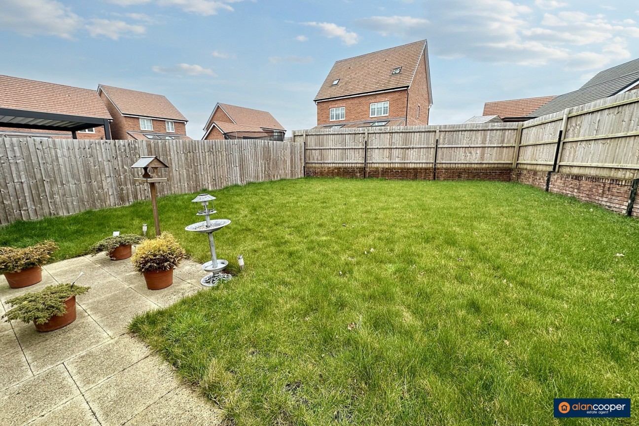 Ribbon Avenue, Eaton Fields, Ansley, Nuneaton, CV10 9TL