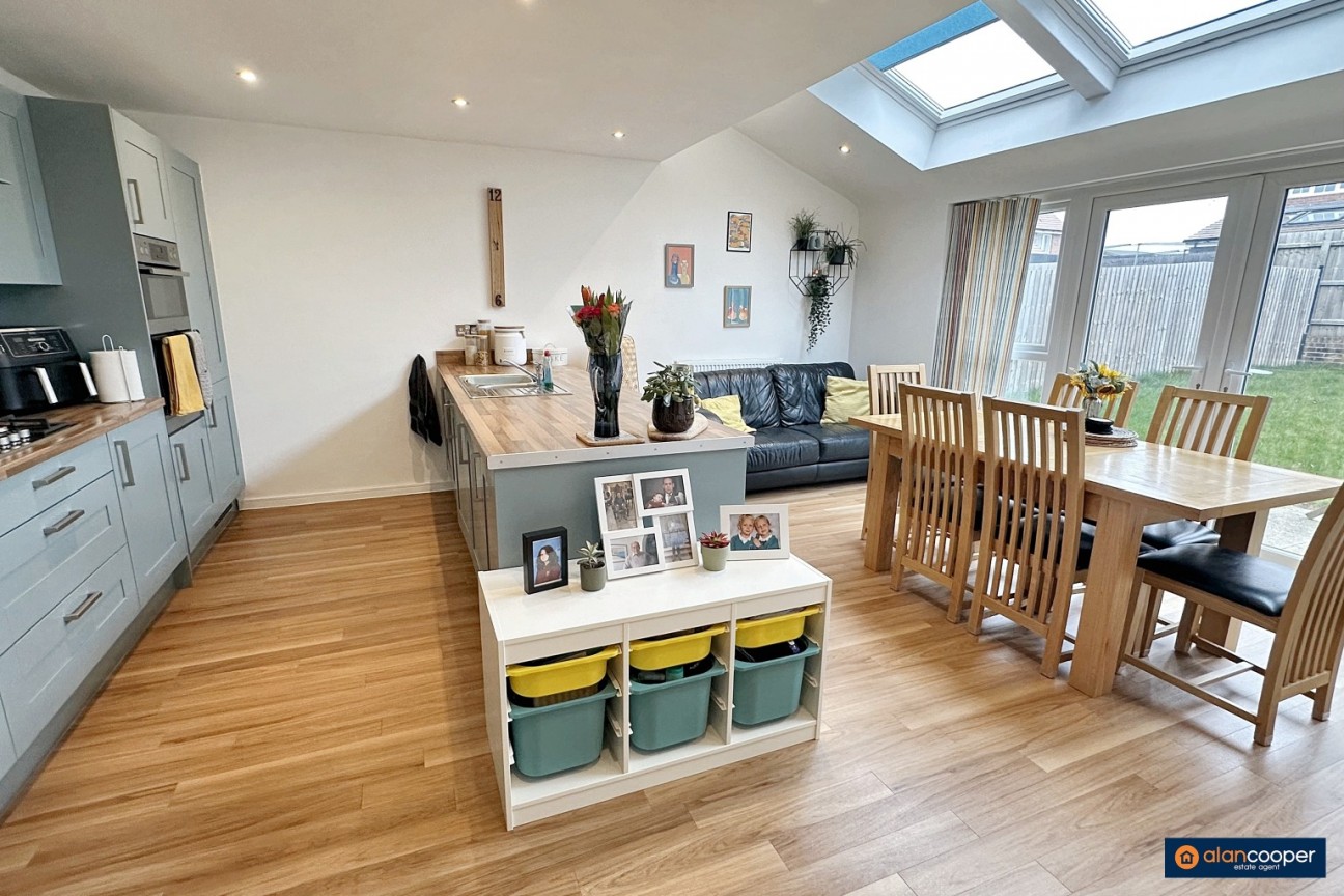 Ribbon Avenue, Eaton Fields, Ansley, Nuneaton, CV10 9TL