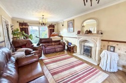 Chichester Close, St Nicolas Park, Nuneaton, CV11 6FZ