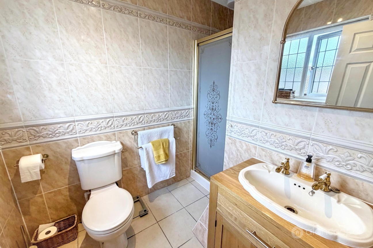 Chichester Close, St Nicolas Park, Nuneaton, CV11 6FZ