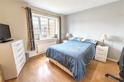 Chichester Close, St Nicolas Park, Nuneaton, CV11 6FZ