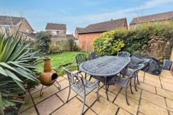 Chichester Close, St Nicolas Park, Nuneaton, CV11 6FZ