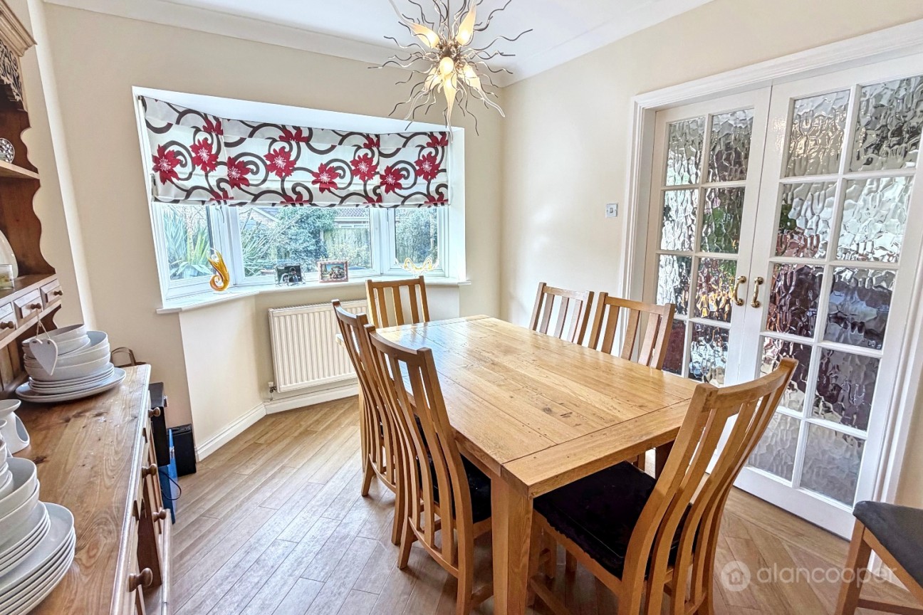 Chichester Close, St Nicolas Park, Nuneaton, CV11 6FZ