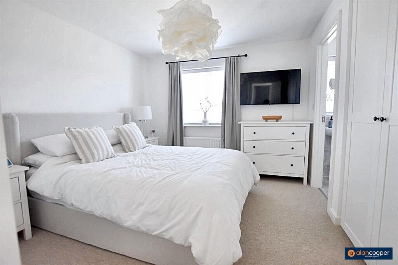 Ashtree Close, Royal Park, Nuneaton, CV11 6WT
