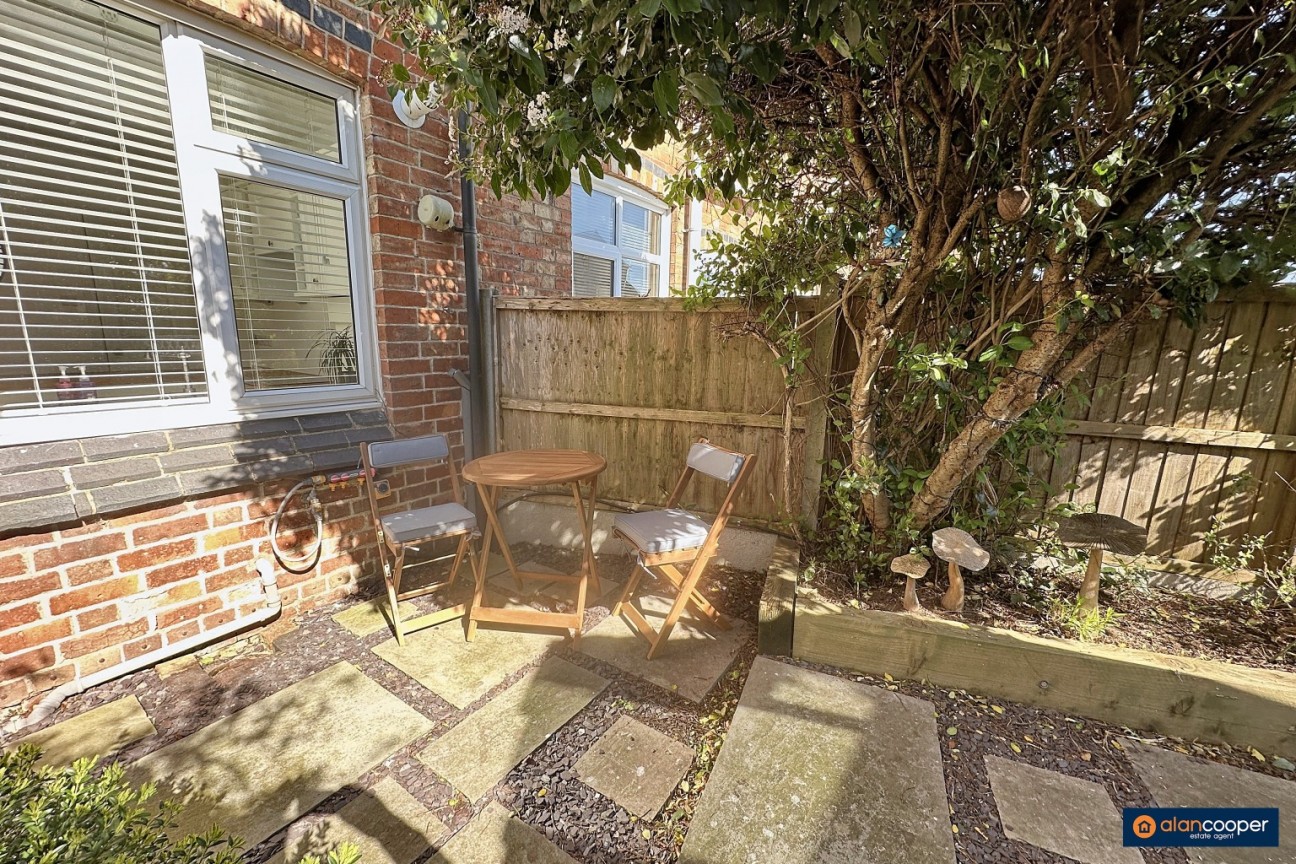 Wolvey Road, Bulkington, CV12 9JR