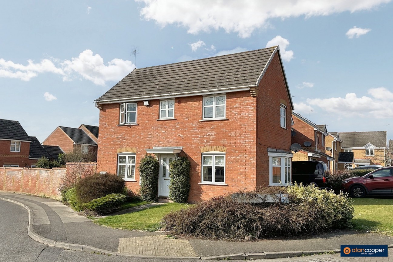Packwood Close, Maple Park, Nuneaton, CV11 4GG