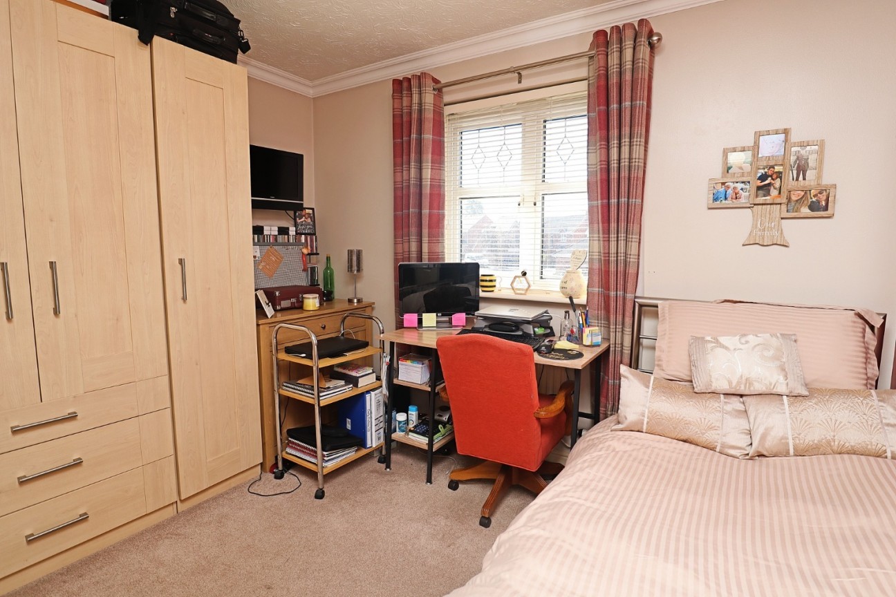Packwood Close, Maple Park, Nuneaton, CV11 4GG