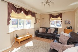 Packwood Close, Maple Park, Nuneaton, CV11 4GG