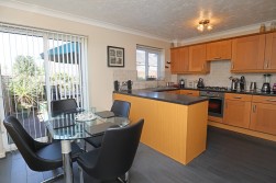 Packwood Close, Maple Park, Nuneaton, CV11 4GG