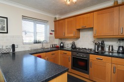Packwood Close, Maple Park, Nuneaton, CV11 4GG