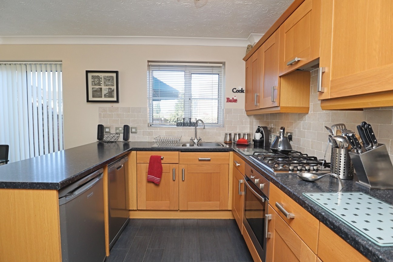 Packwood Close, Maple Park, Nuneaton, CV11 4GG