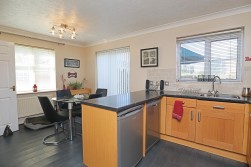 Packwood Close, Maple Park, Nuneaton, CV11 4GG