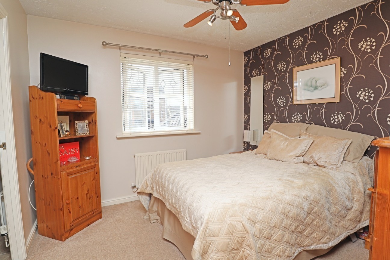 Packwood Close, Maple Park, Nuneaton, CV11 4GG