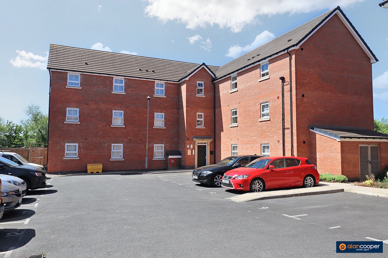 Dragonfly Court, Nuneaton, CV10 9BF