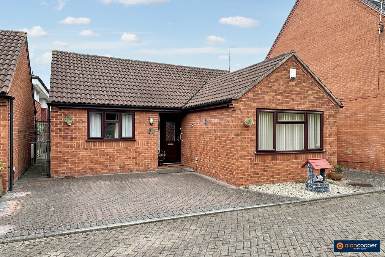 Harcourt Gardens, Nuneaton, CV11 5UR