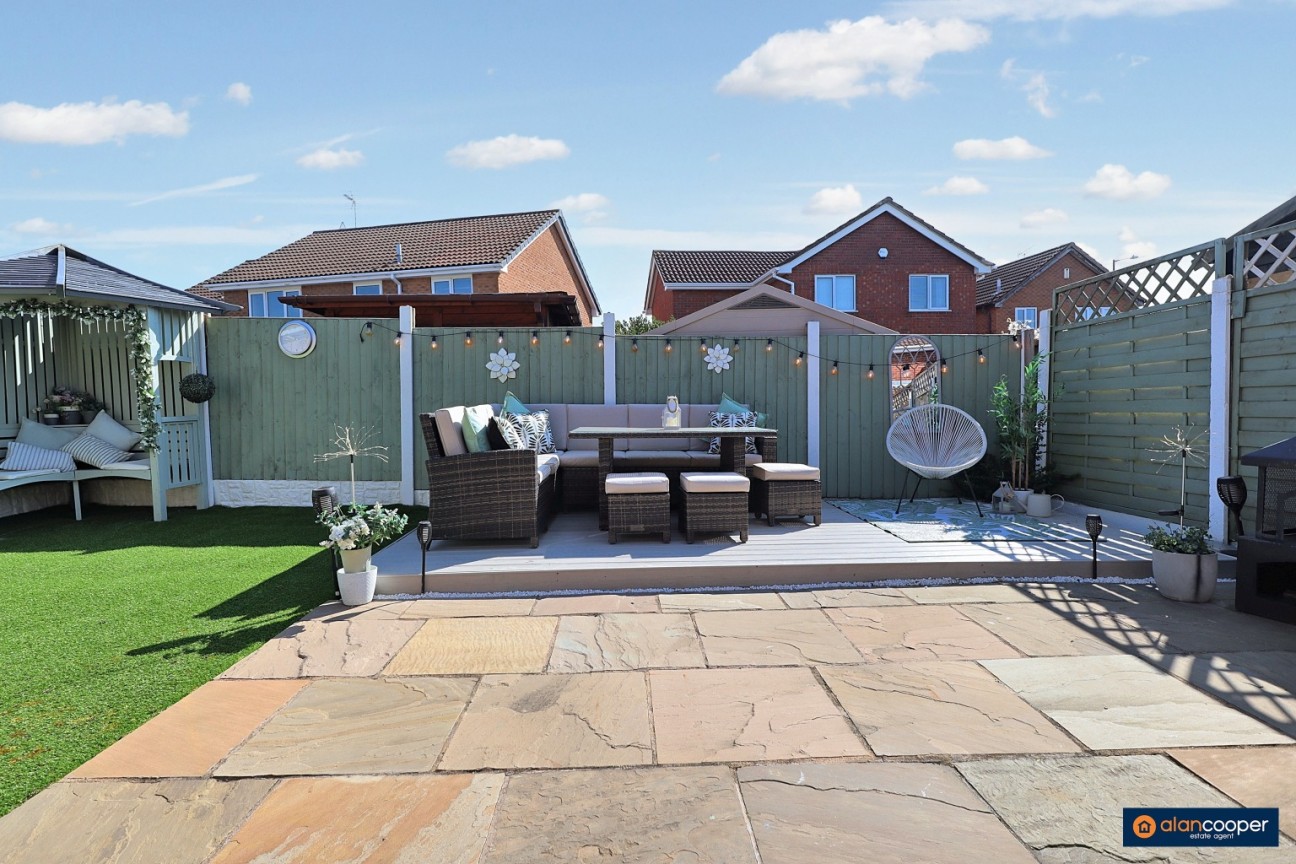 Liskeard Close, Horeston Grange, Nuneaton, CV11 6FJ