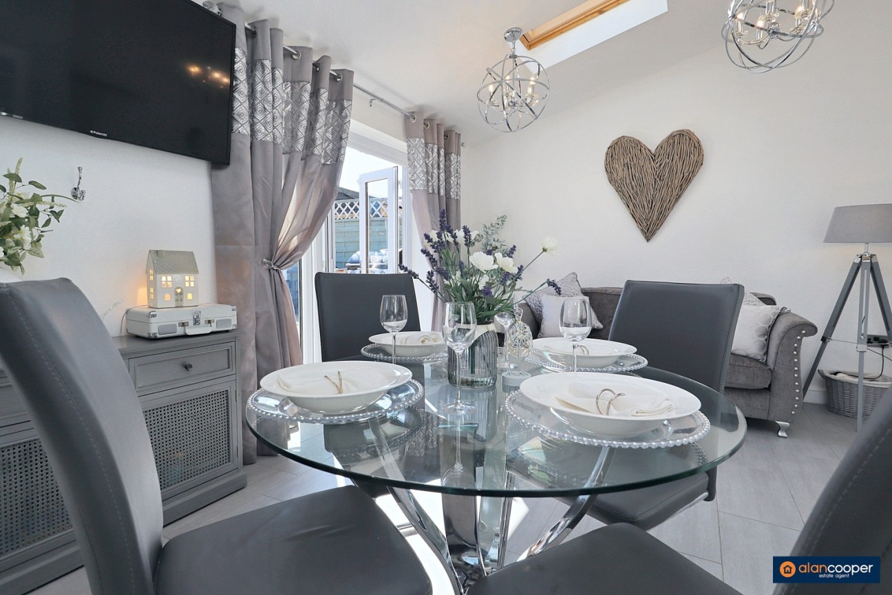 Liskeard Close, Horeston Grange, Nuneaton, CV11 6FJ