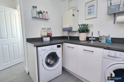 Liskeard Close, Horeston Grange, Nuneaton, CV11 6FJ