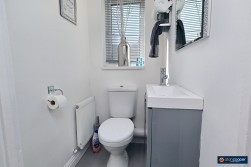 Liskeard Close, Horeston Grange, Nuneaton, CV11 6FJ
