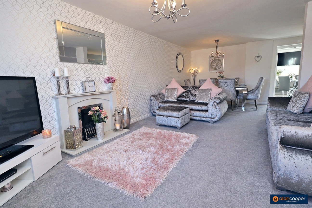 Liskeard Close, Horeston Grange, Nuneaton, CV11 6FJ