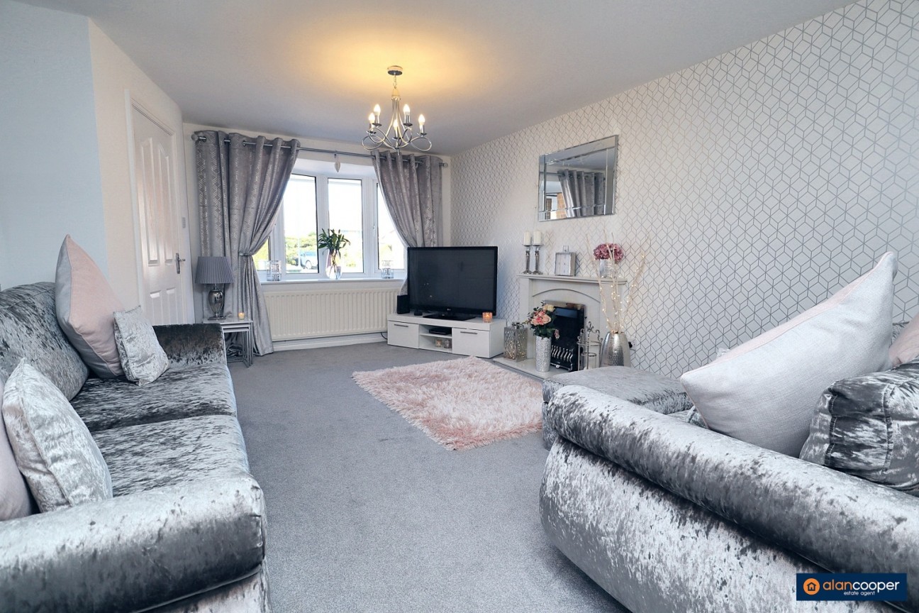 Liskeard Close, Horeston Grange, Nuneaton, CV11 6FJ