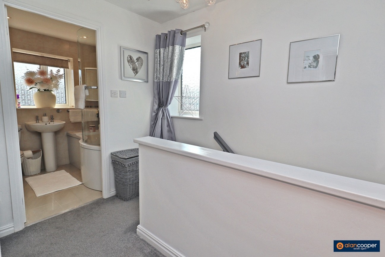Liskeard Close, Horeston Grange, Nuneaton, CV11 6FJ
