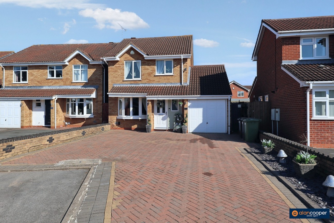Liskeard Close, Horeston Grange, Nuneaton, CV11 6FJ
