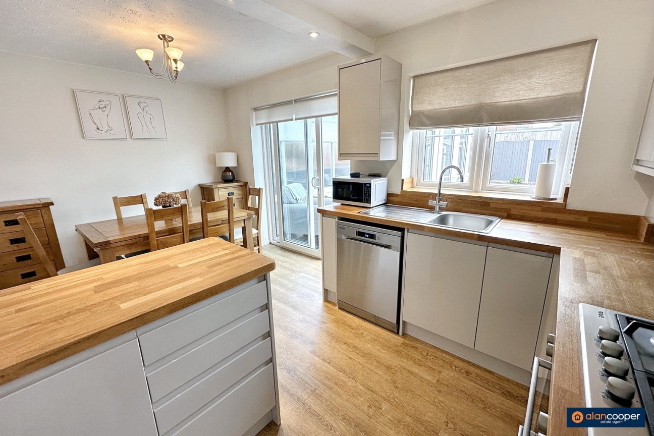 Dalmahoy Close, Thornhill, Nuneaton, CV11 6UB