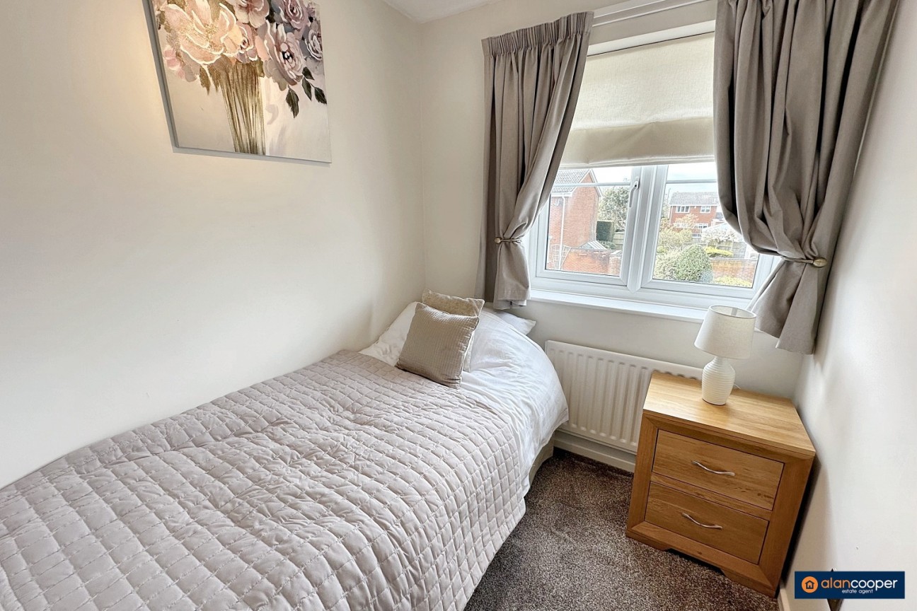 Dalmahoy Close, Thornhill, Nuneaton, CV11 6UB