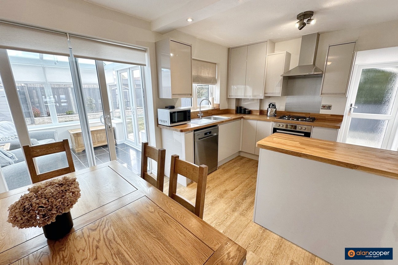 Dalmahoy Close, Thornhill, Nuneaton, CV11 6UB