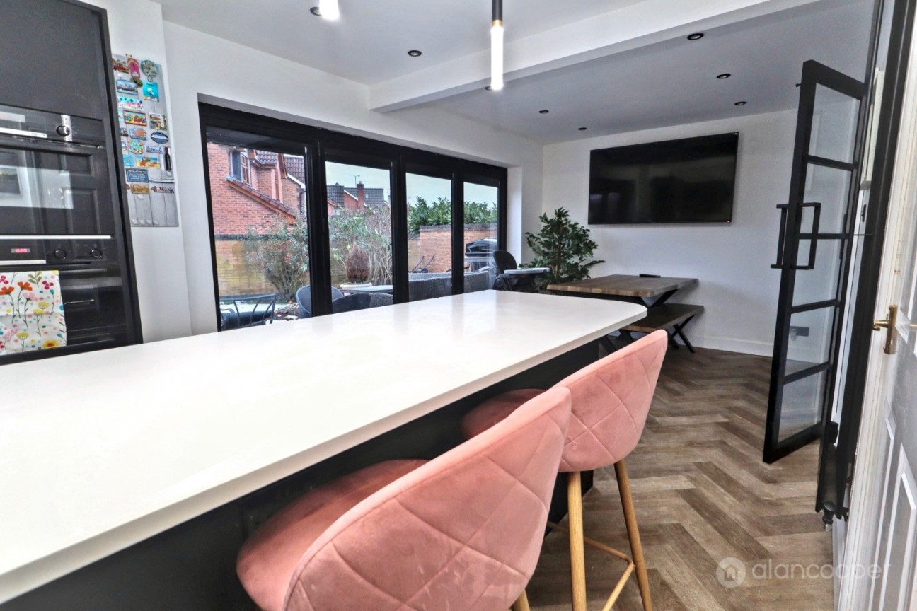 Juniper Close, Bedworth, CV12 0NY