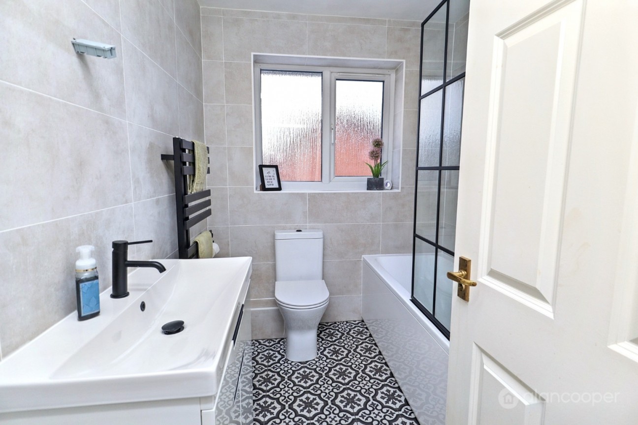 Juniper Close, Bedworth, CV12 0NY