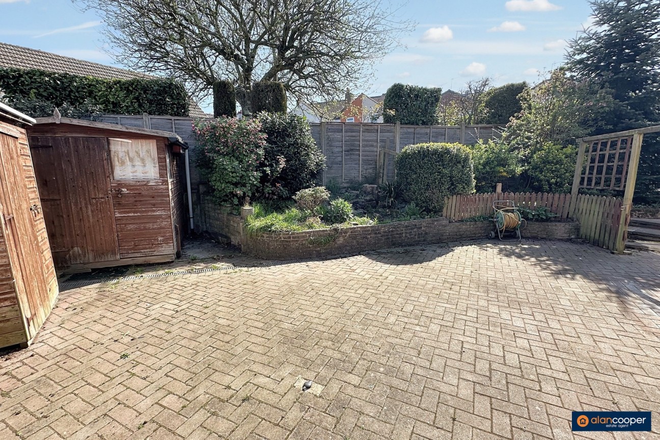 Willow Close, Bedworth, CV12 8BE