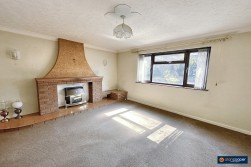 Willow Close, Bedworth, CV12 8BE