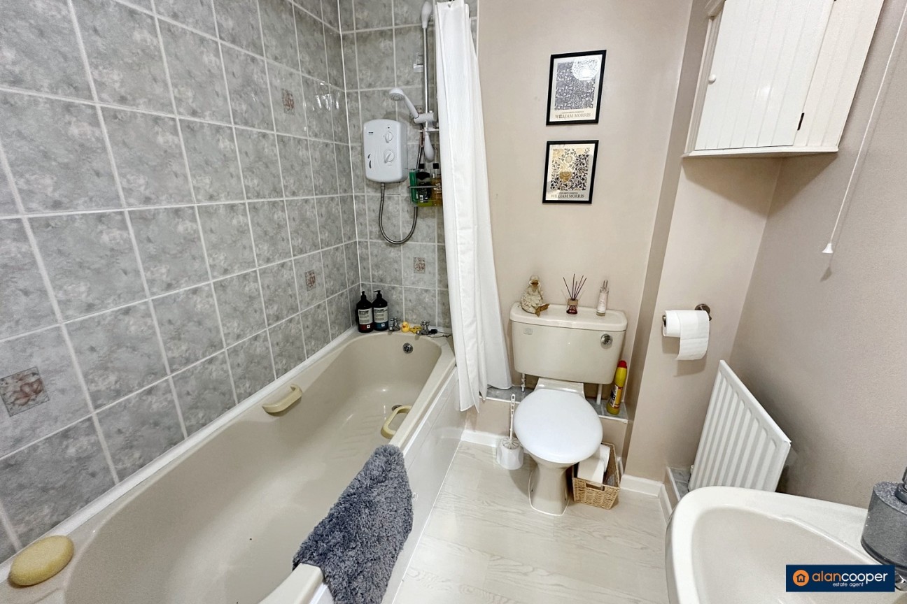 Hawthorn Way, Hartshill, Nuneaton, CV10 0XQ