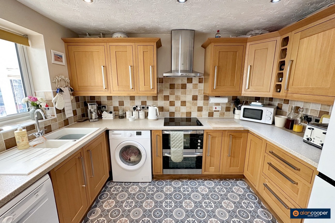 Hawthorn Way, Hartshill, Nuneaton, CV10 0XQ