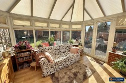 Hawthorn Way, Hartshill, Nuneaton, CV10 0XQ