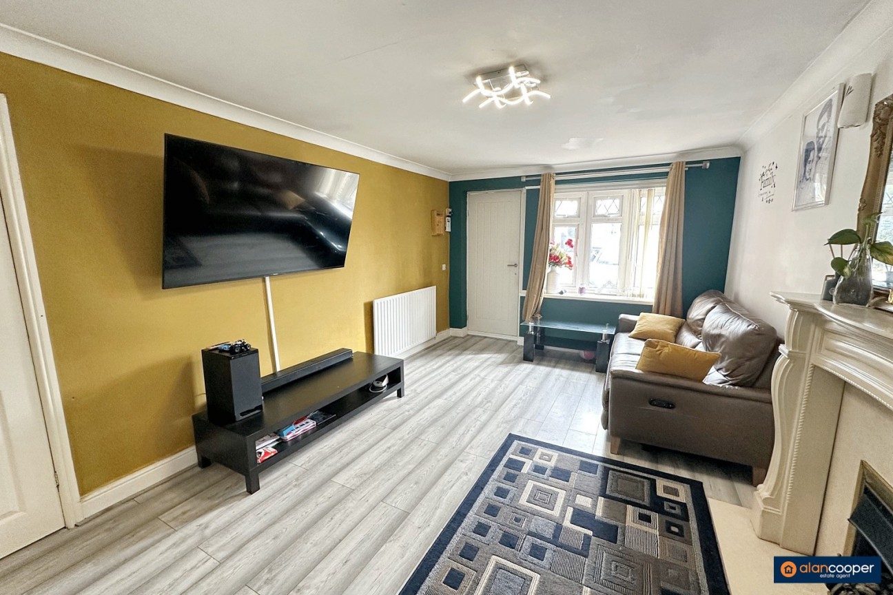 Norfolk Crescent, Lindley Park, Nuneaton, CV10 8BY