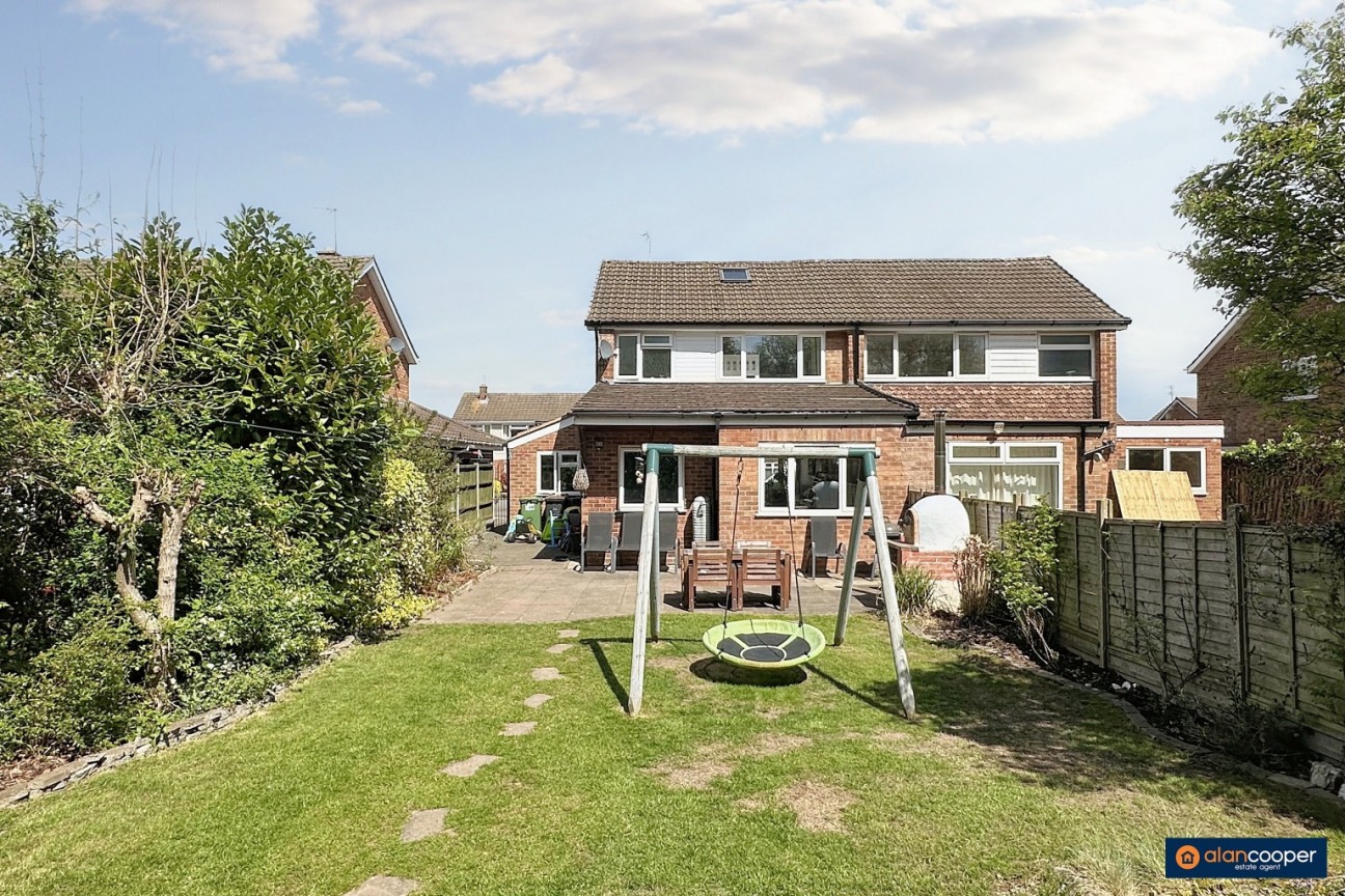 Fairway, Whitestone, Nuneaton, CV11 6NP