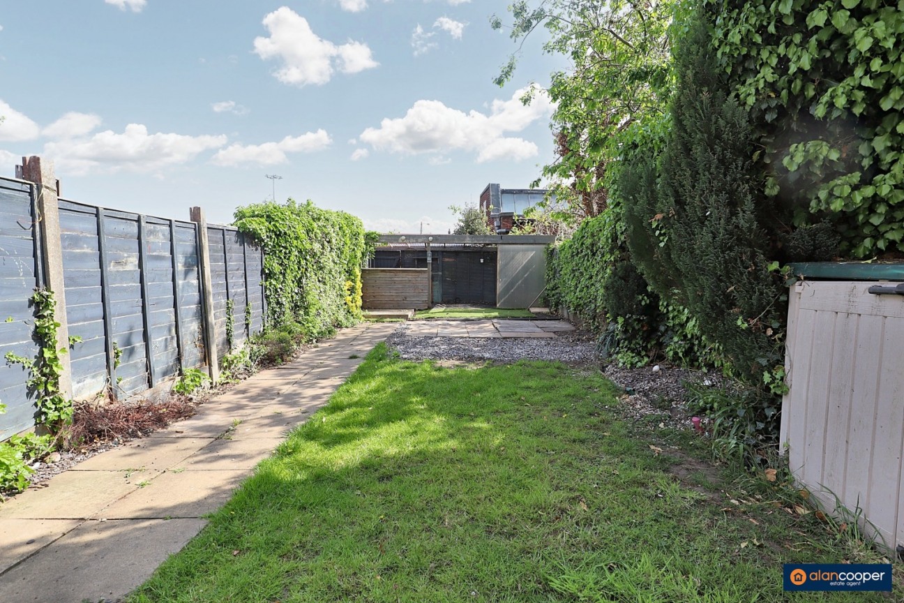 Hall End Place, Attleborough, Nuneaton, CV11 4LP