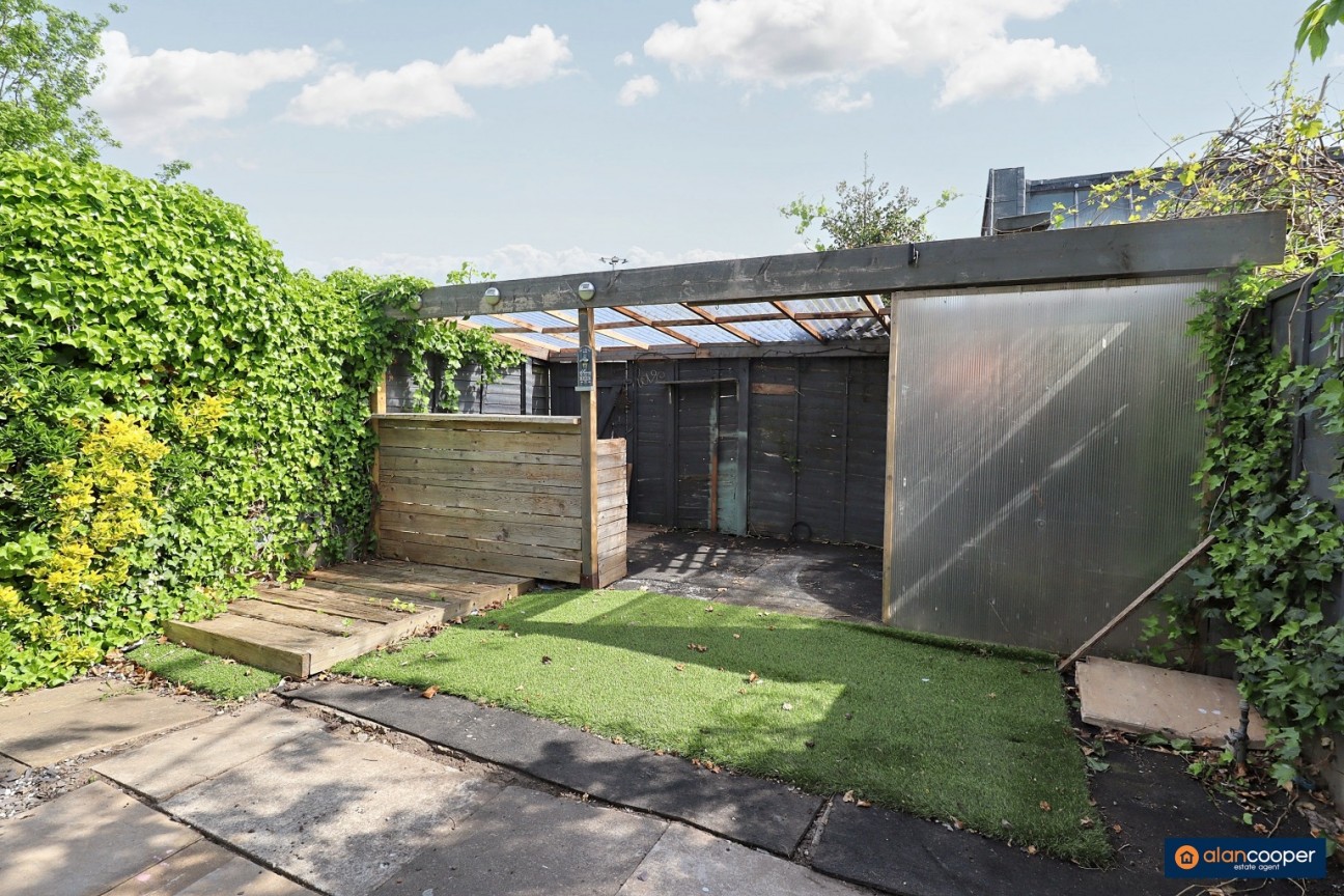 Hall End Place, Attleborough, Nuneaton, CV11 4LP