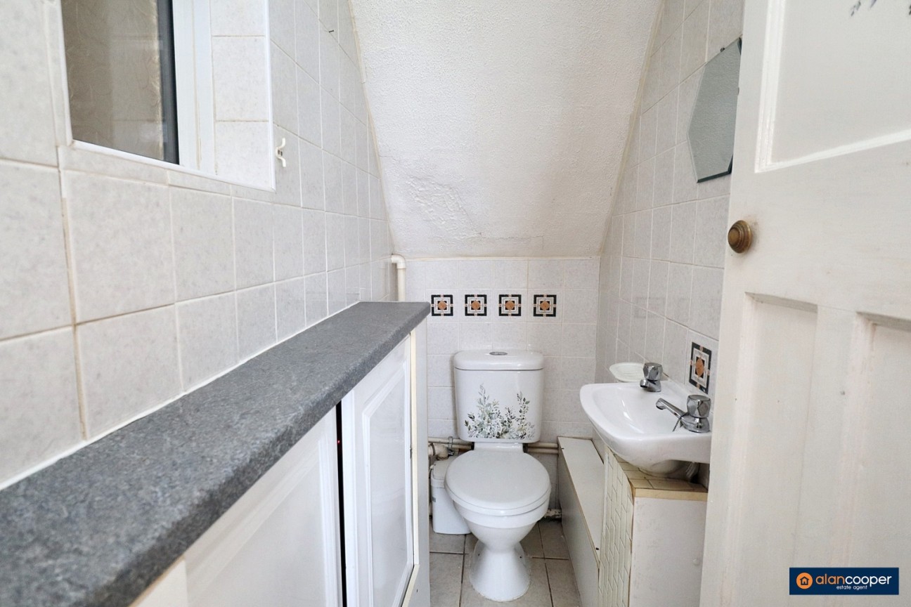 Hall End Place, Attleborough, Nuneaton, CV11 4LP